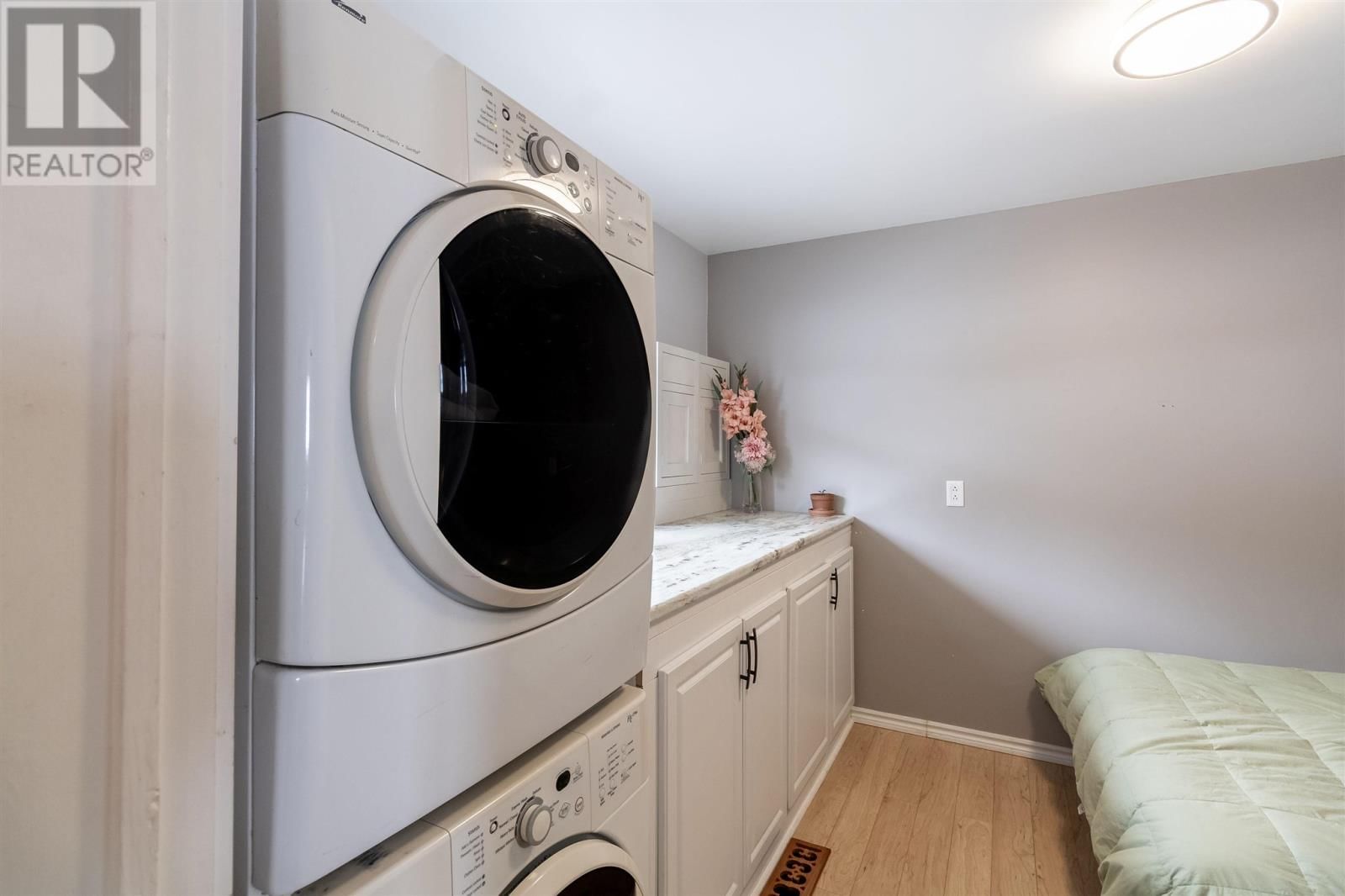 31 JAMES ST Image 27