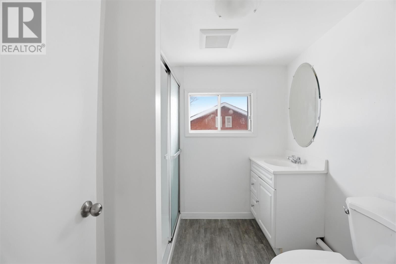 298 HAMPTON RD Image 25