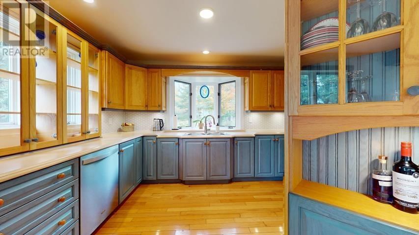 200 WATSON RD Image 18