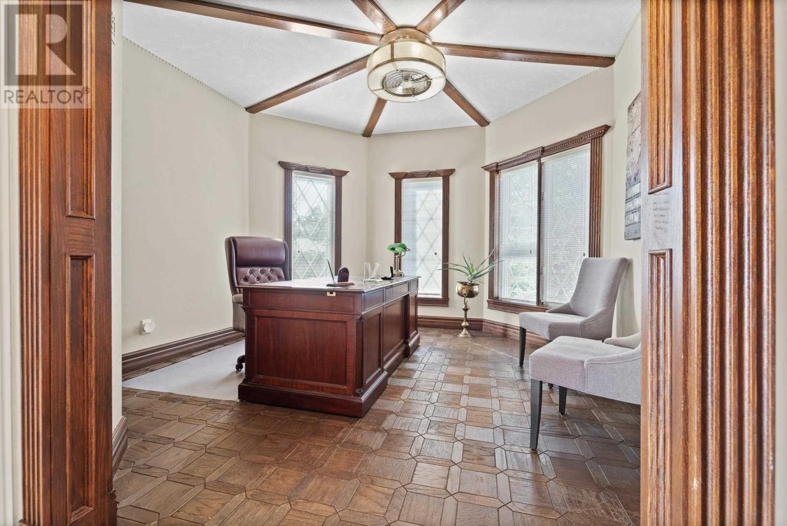 1737 QUEEN ST Image 21