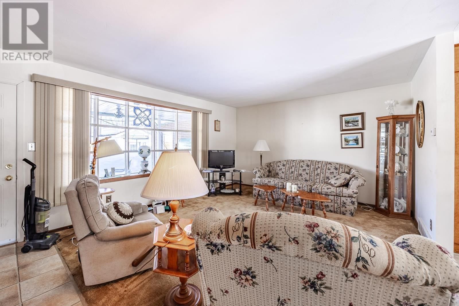 20 RUSHMERE DR Image 13