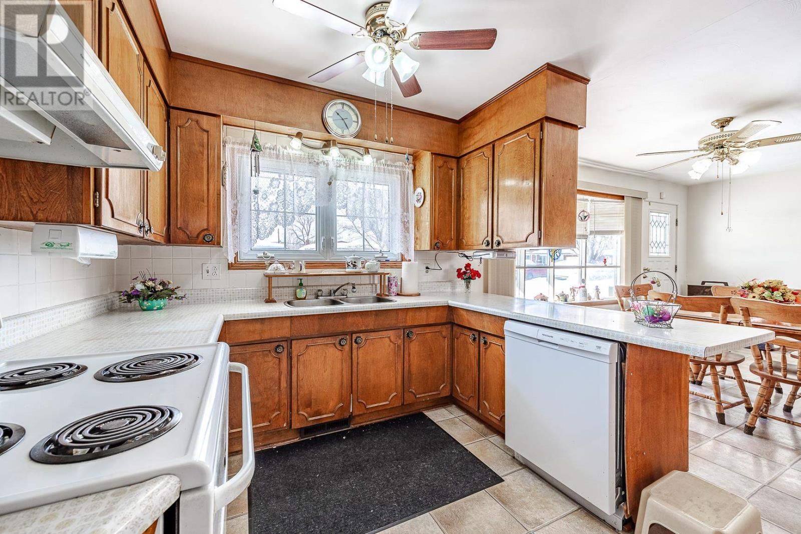 20 RUSHMERE DR Image 8