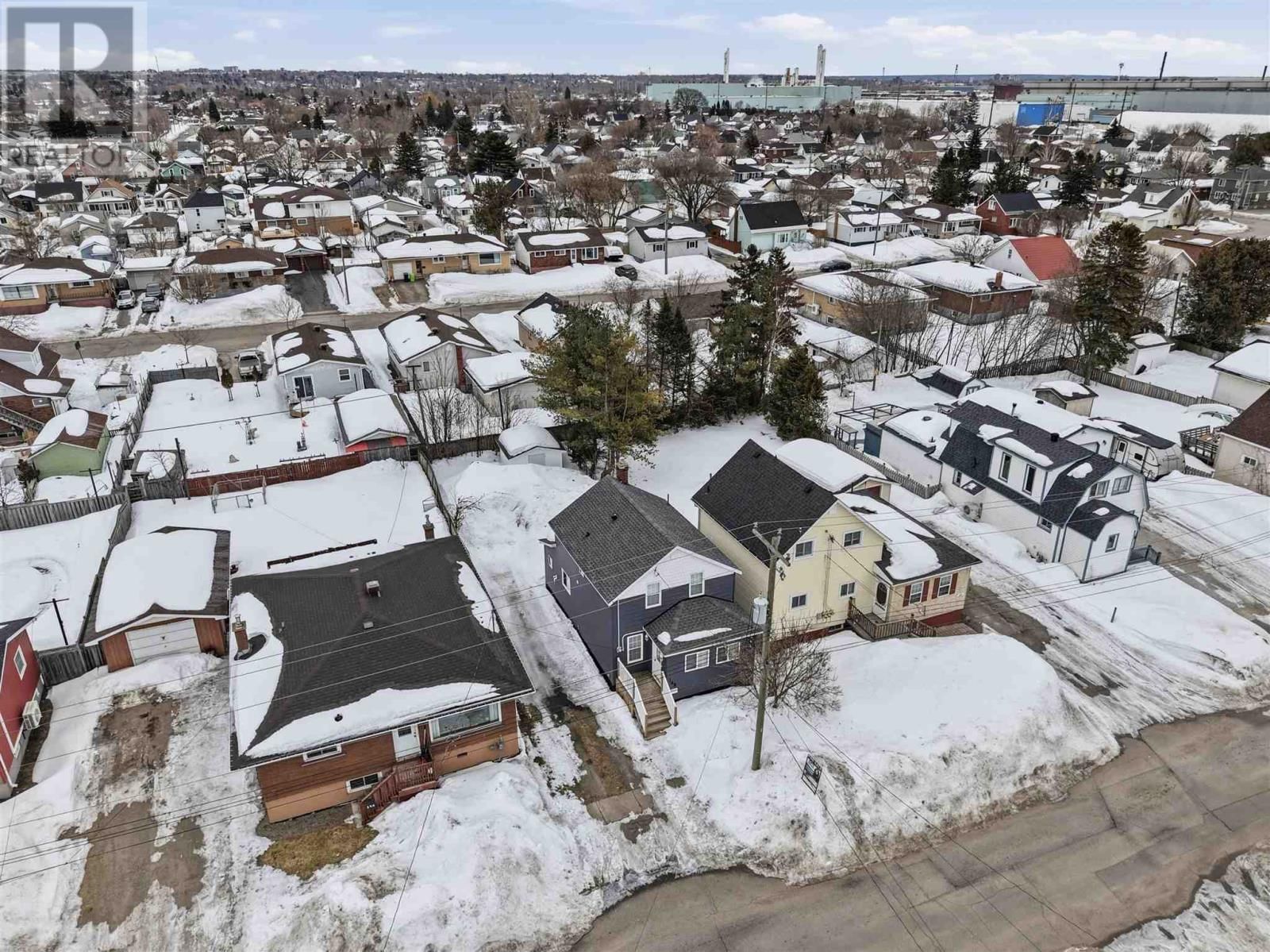 148 TURNER AVE Image 30