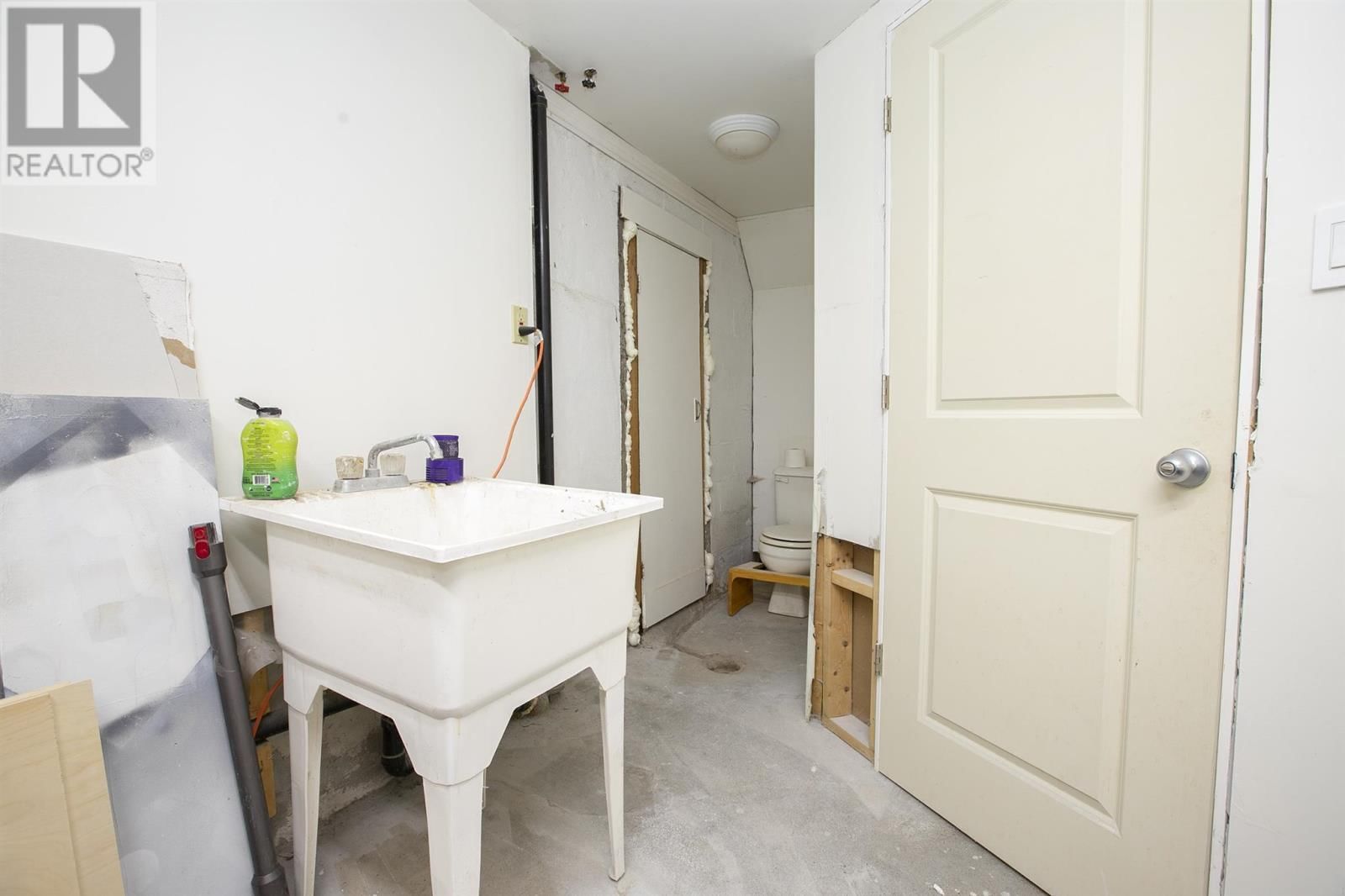 67 RIVERVIEW AVE Image 50