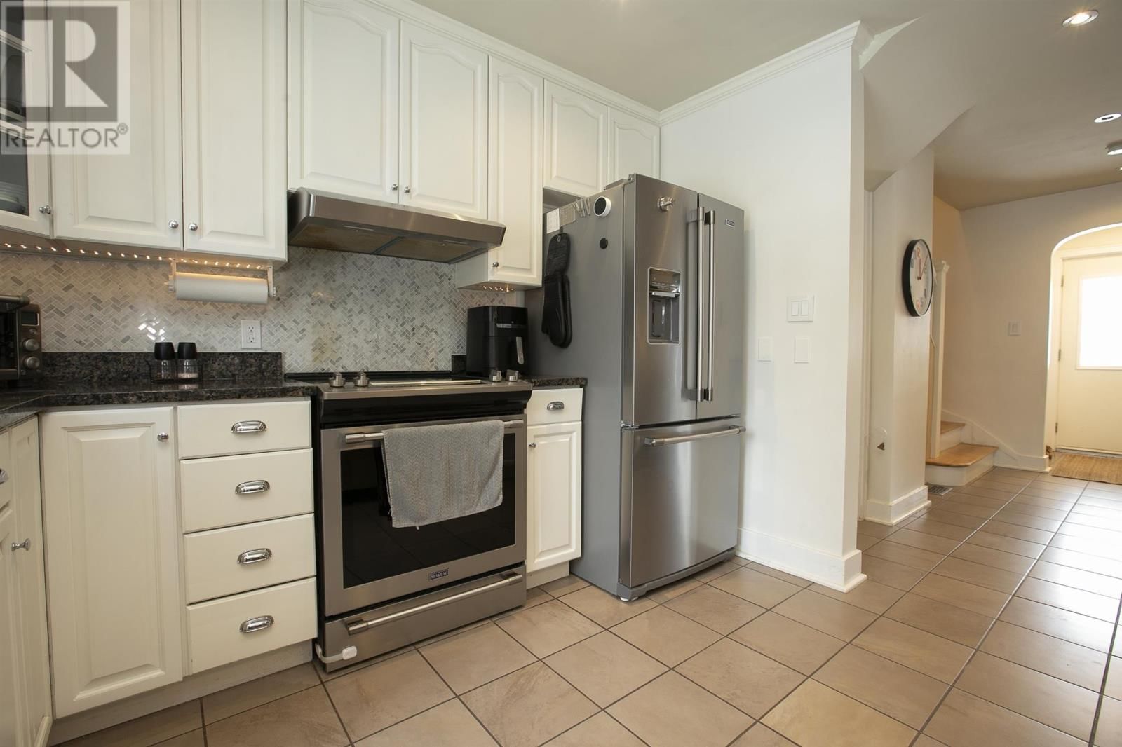 67 RIVERVIEW AVE Image 8