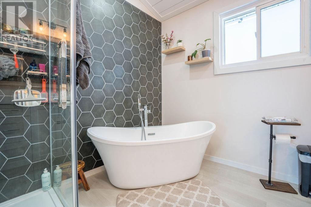 109 FINDLAY RD Image 18