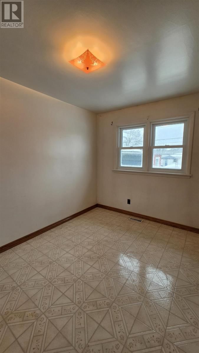 150 WILLOW AVE Image 29