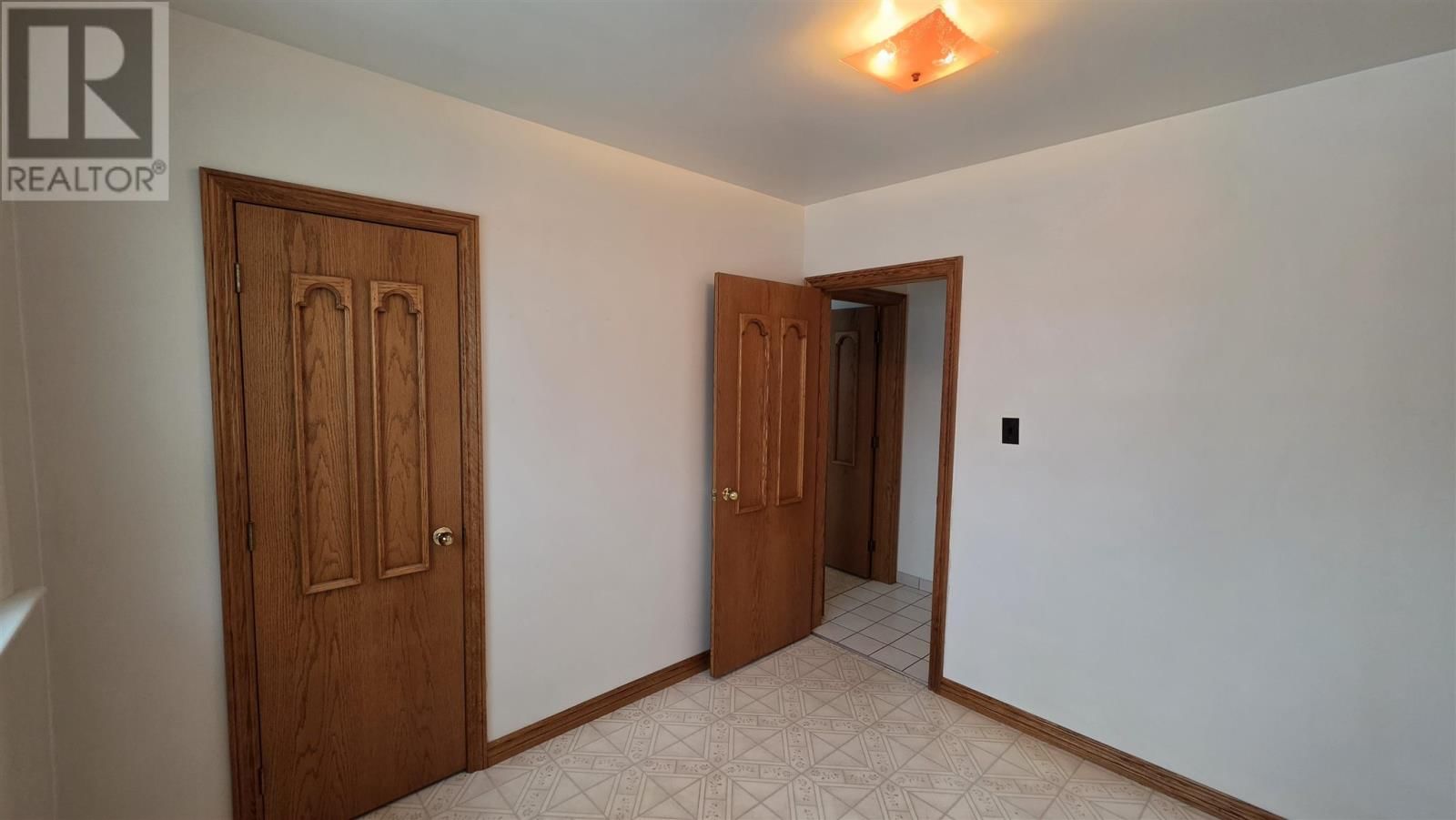 150 WILLOW AVE Image 31