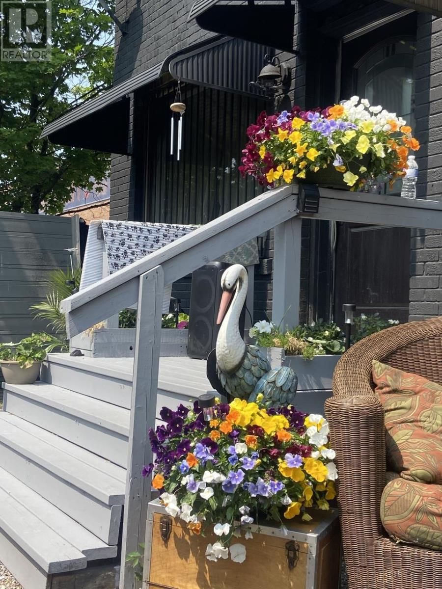 178 WELLINGTON ST Image 46