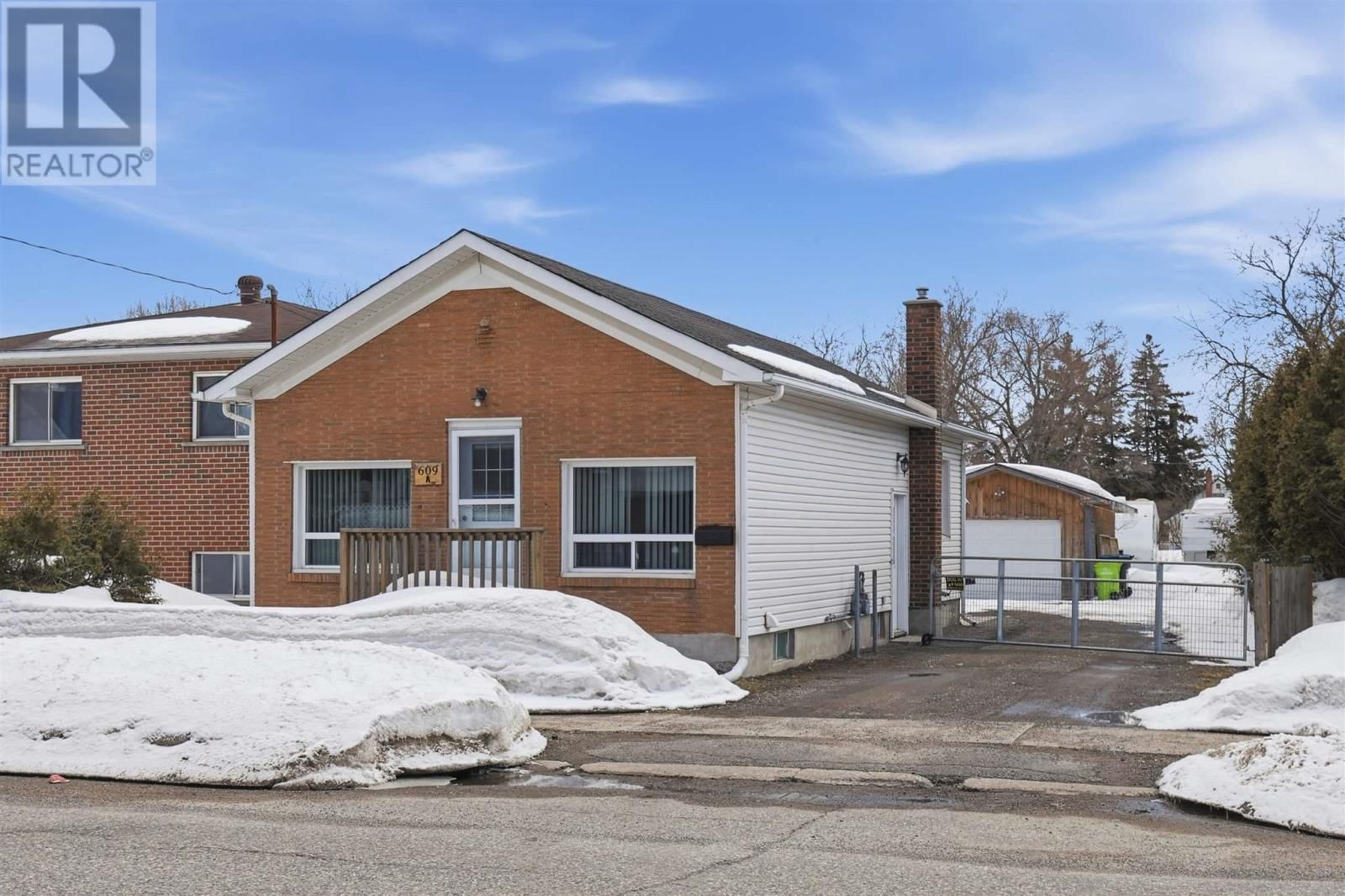 609A DOUGLAS ST Image 1