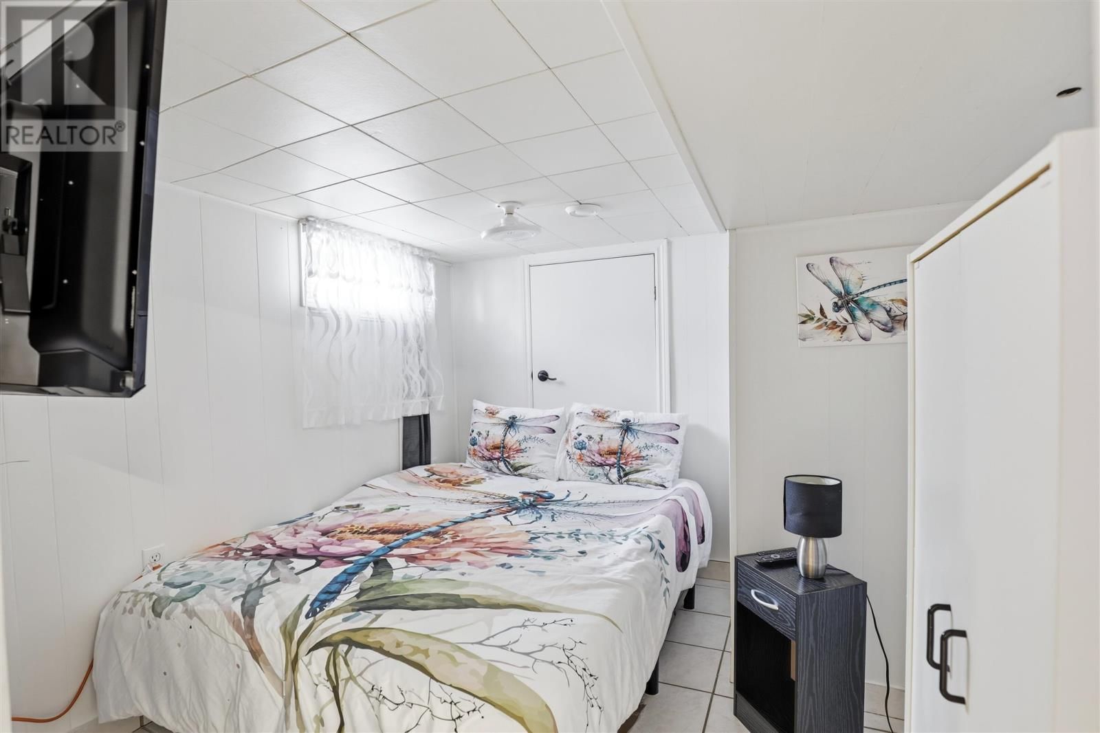 609A DOUGLAS ST Image 21