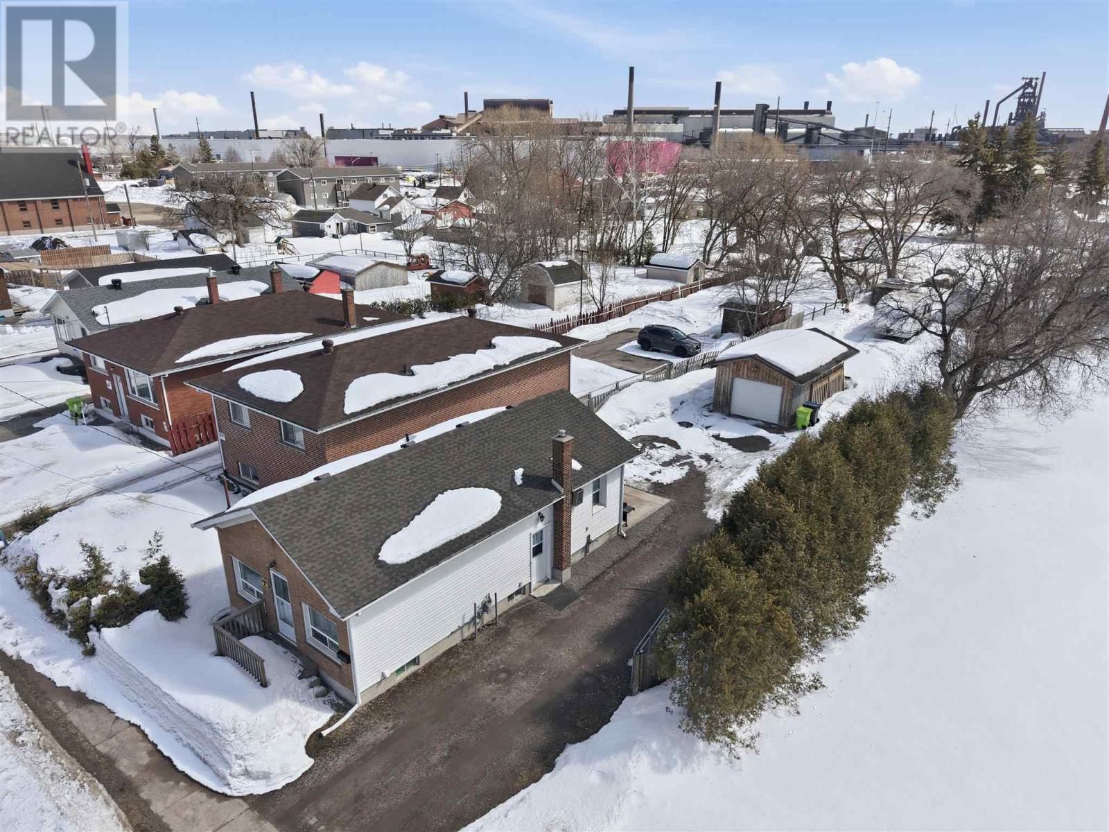 609A DOUGLAS ST Image 30