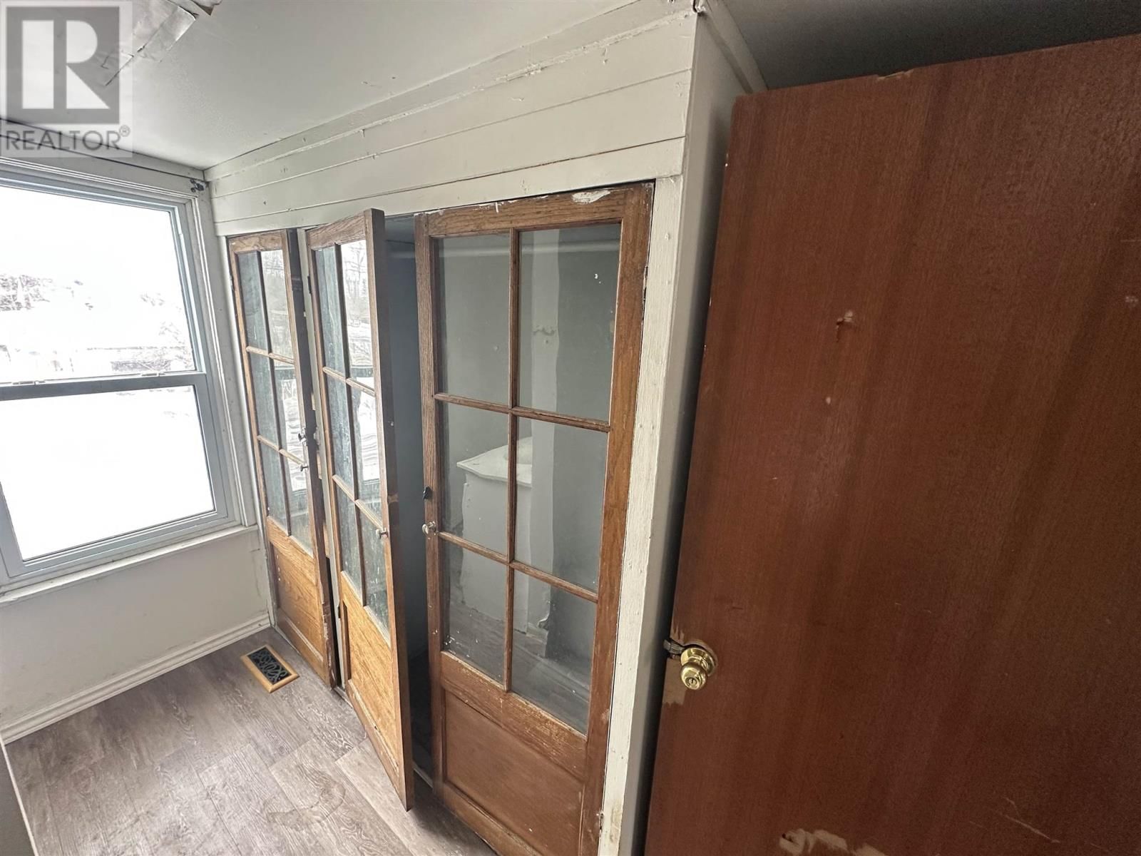 226 BIRCH ST Image 8