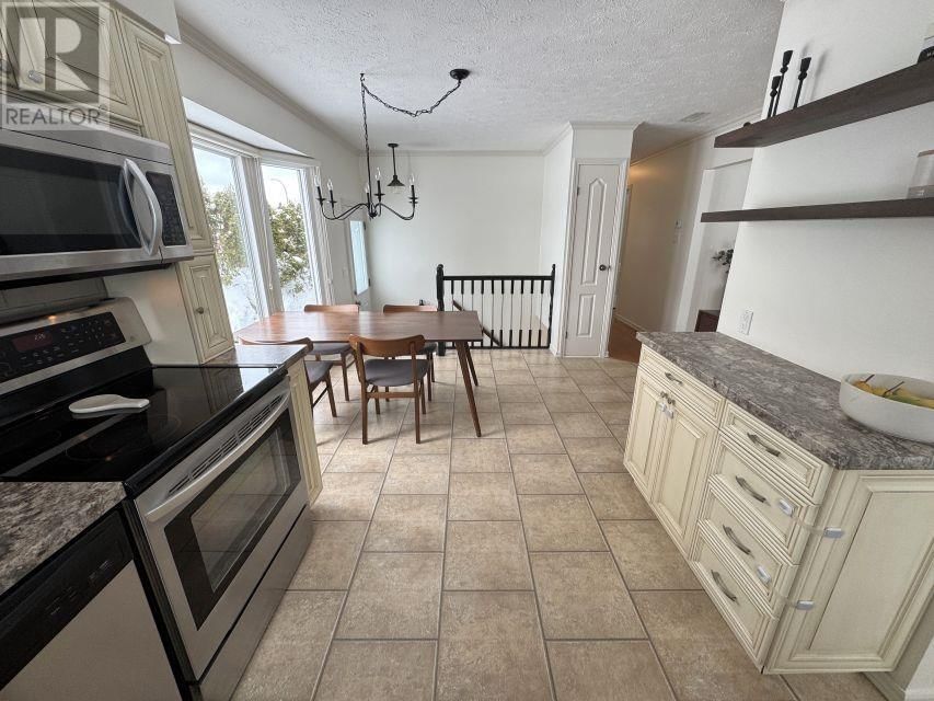 43 BENNETT DR Image 9