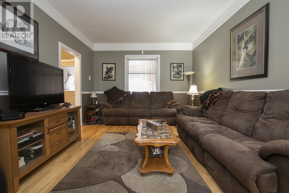 222 HUDSON ST Image 14