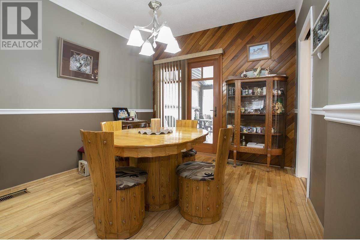 222 HUDSON ST Image 17