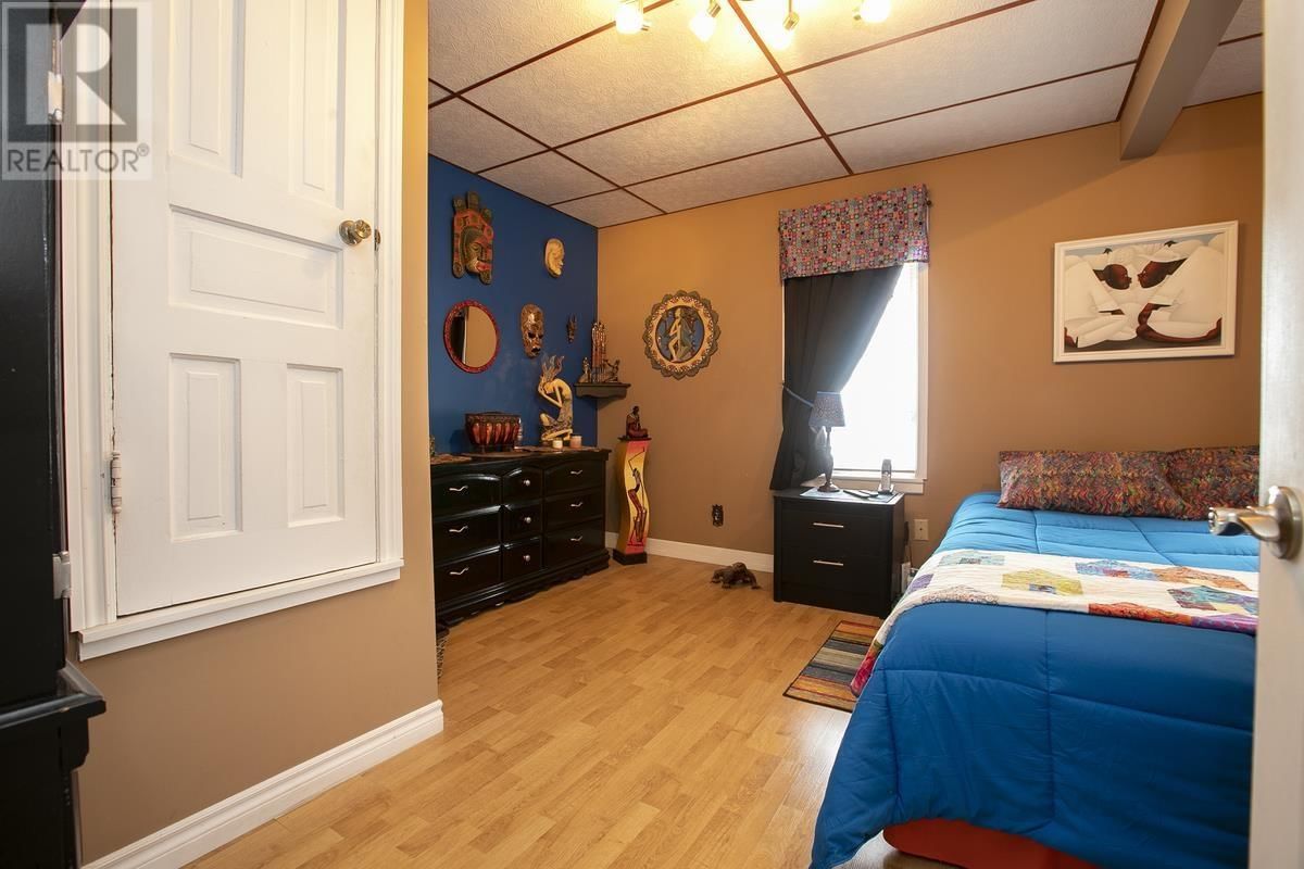 222 HUDSON ST Image 28