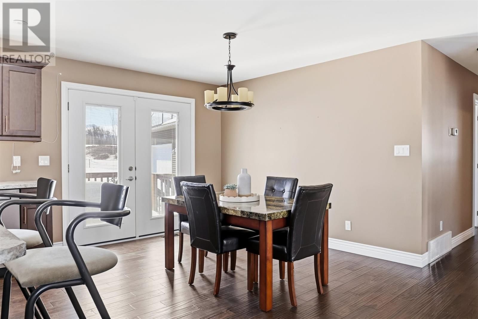 39 SADDLE CRES Image 12