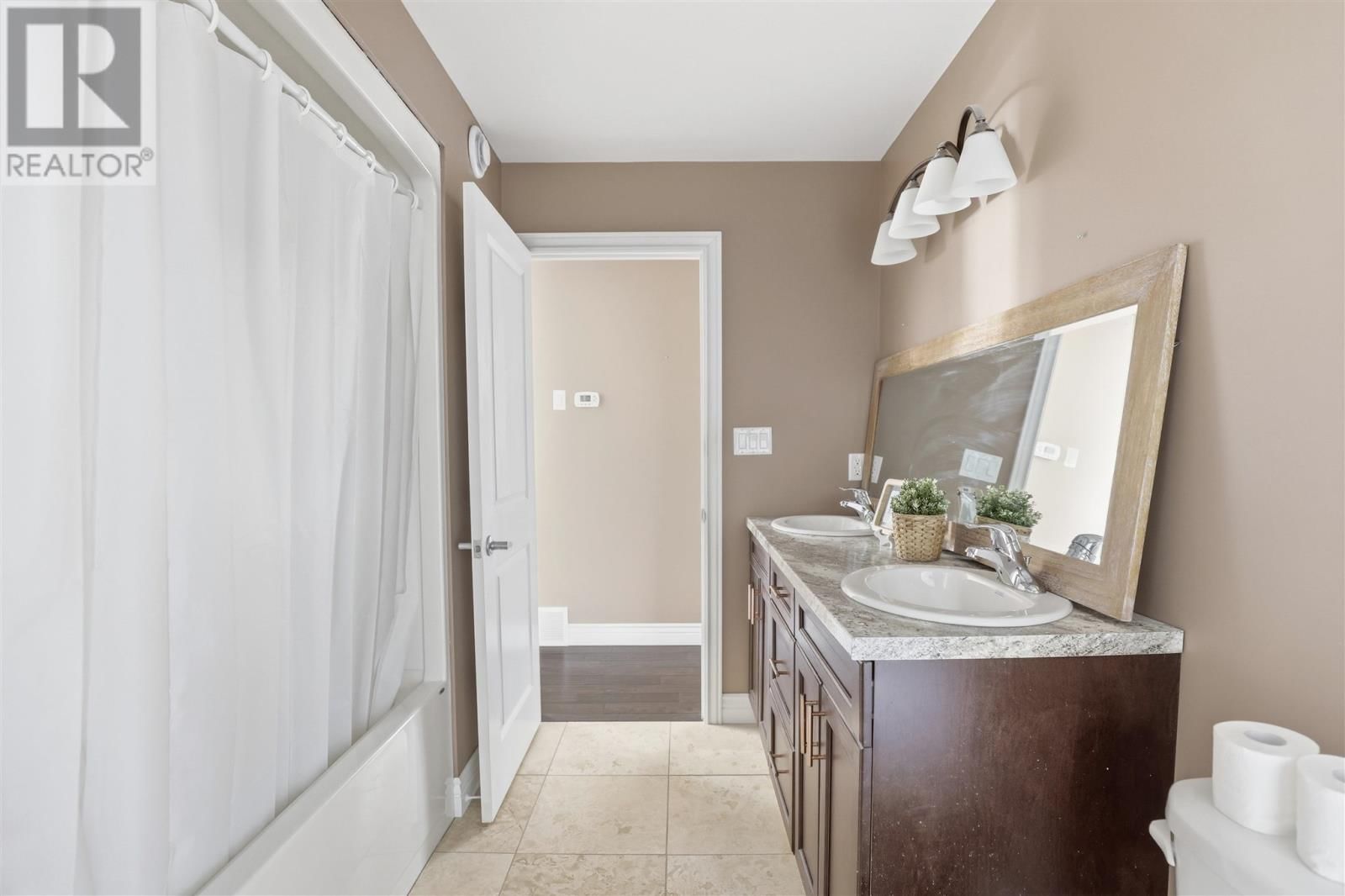 39 SADDLE CRES Image 13