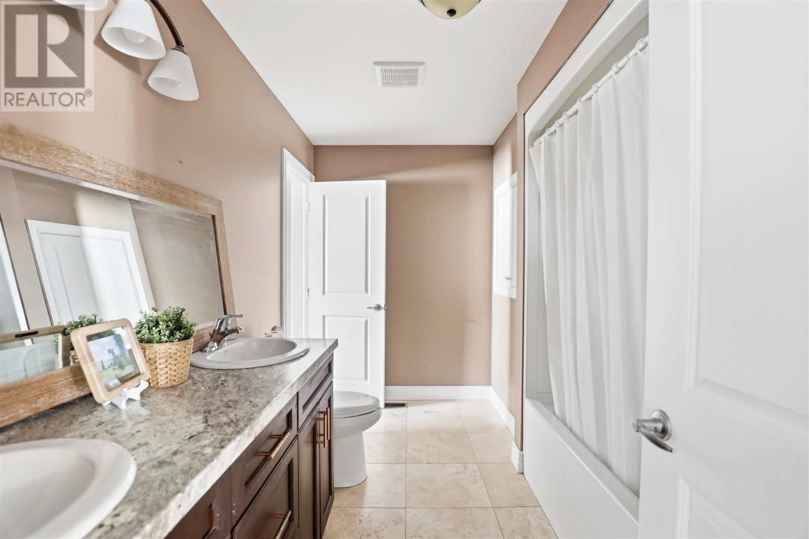 39 SADDLE CRES Image 14