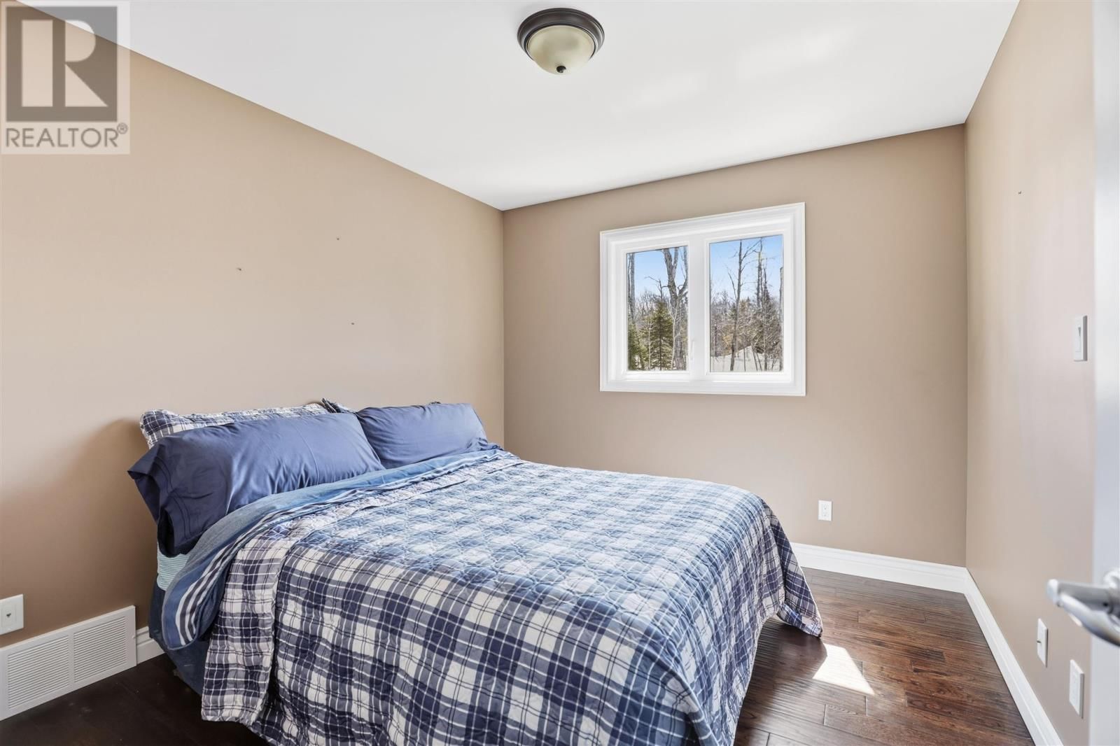 39 SADDLE CRES Image 15