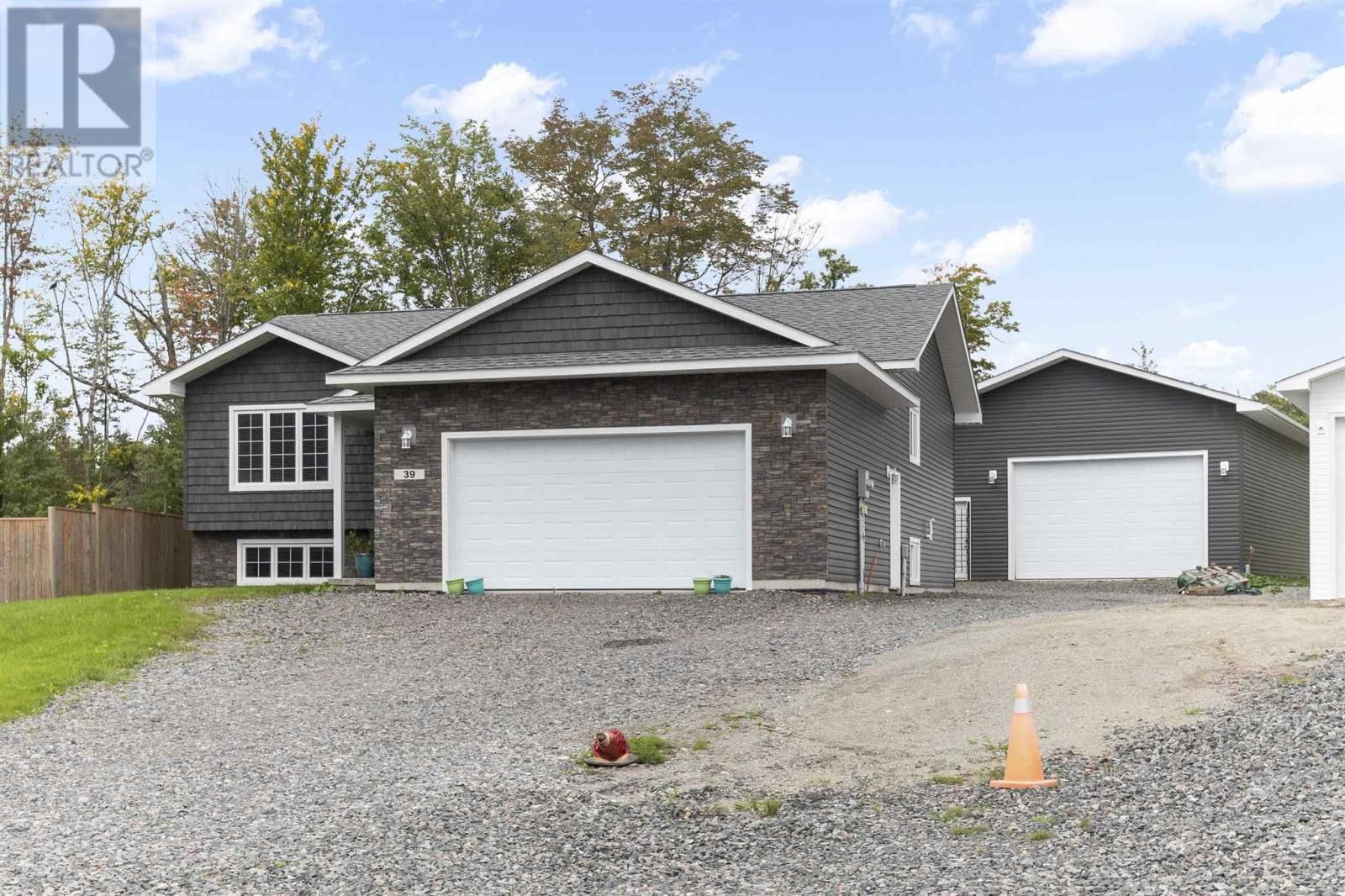 39 SADDLE CRES Image 2