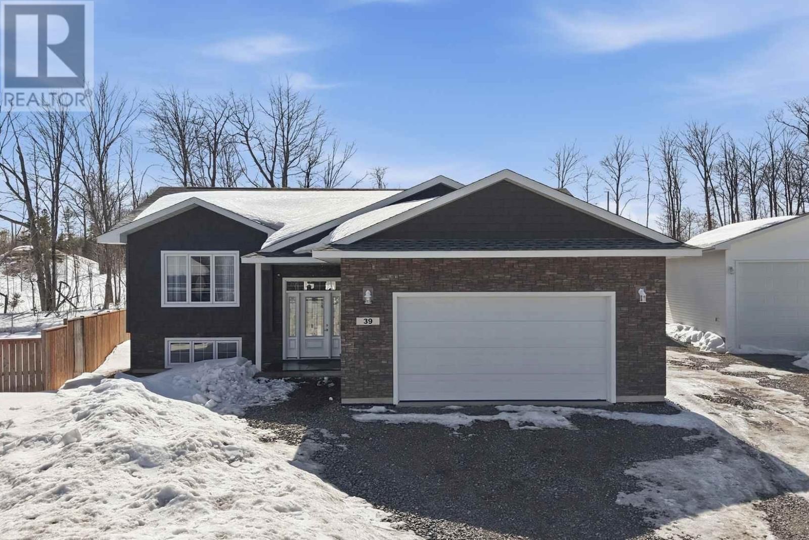 39 SADDLE CRES Image 42