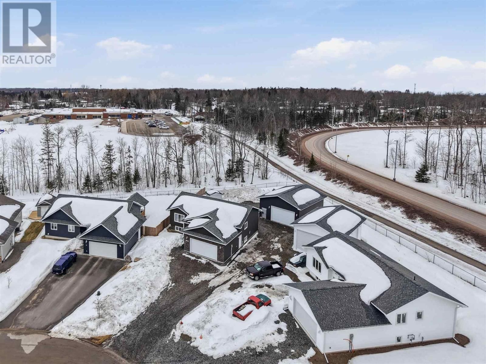 39 SADDLE CRES Image 43