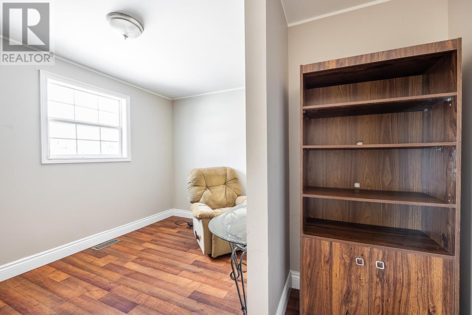 82 CAMERON AVE Image 15