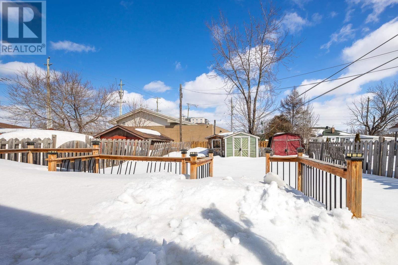 82 CAMERON AVE Image 21