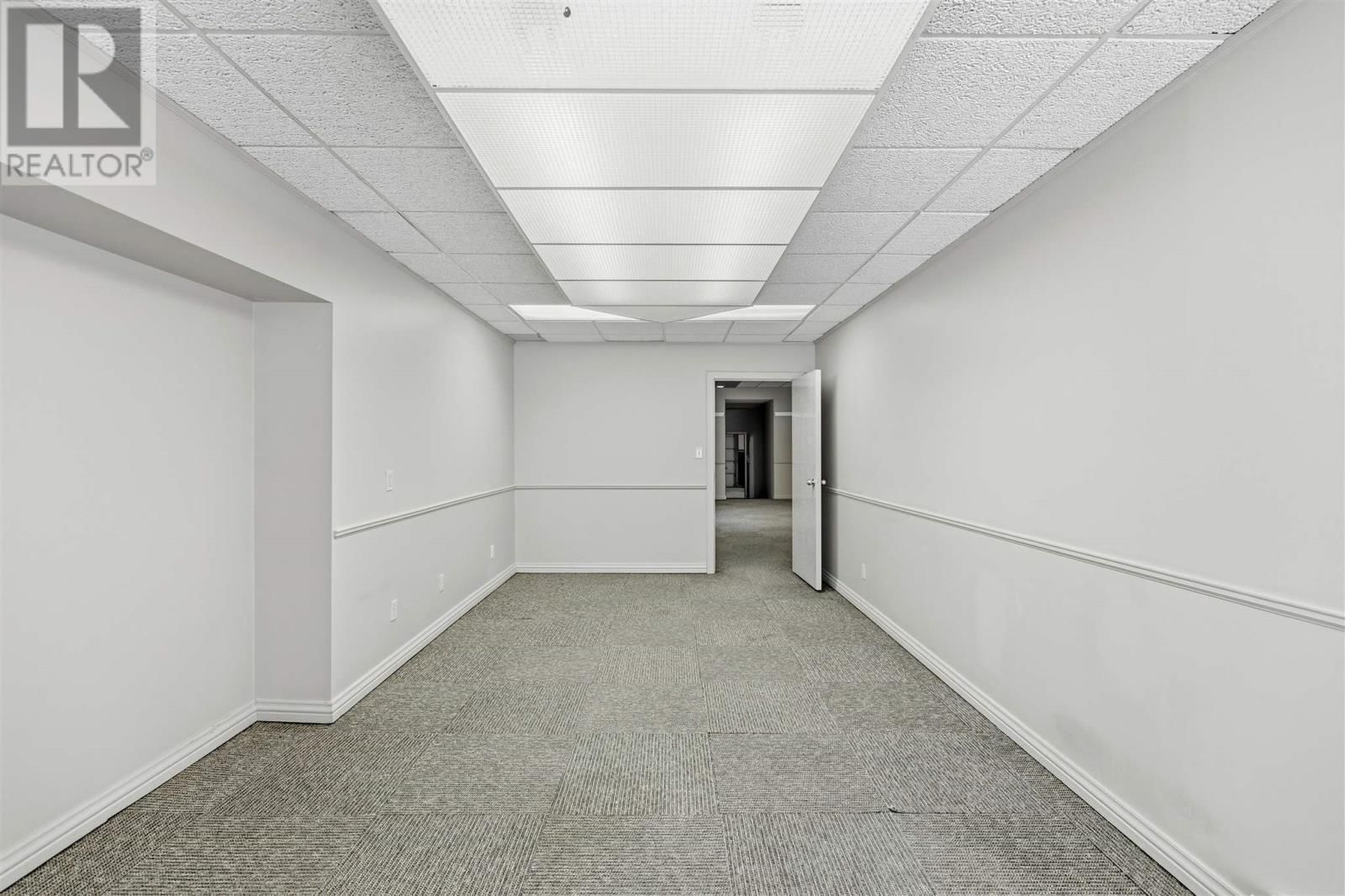 642 GREAT NORTHERN RD Image 15