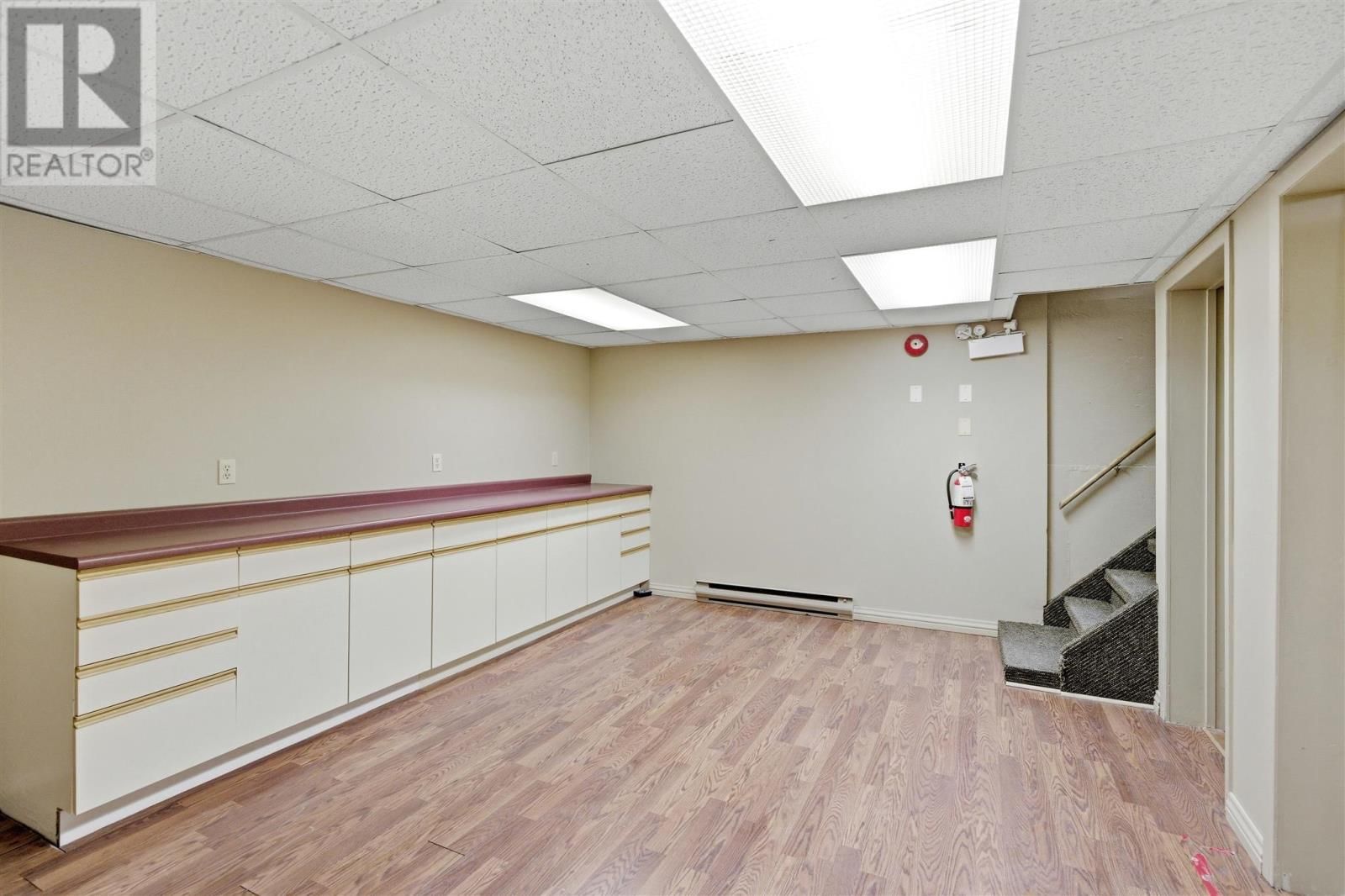 642 GREAT NORTHERN RD Image 21