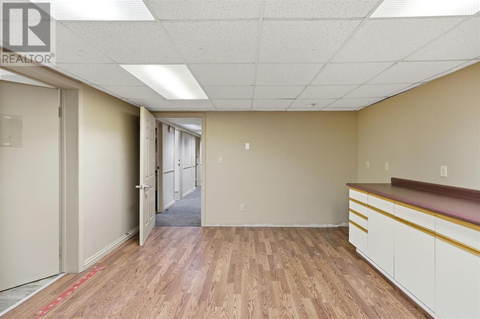 642 GREAT NORTHERN RD Image 22