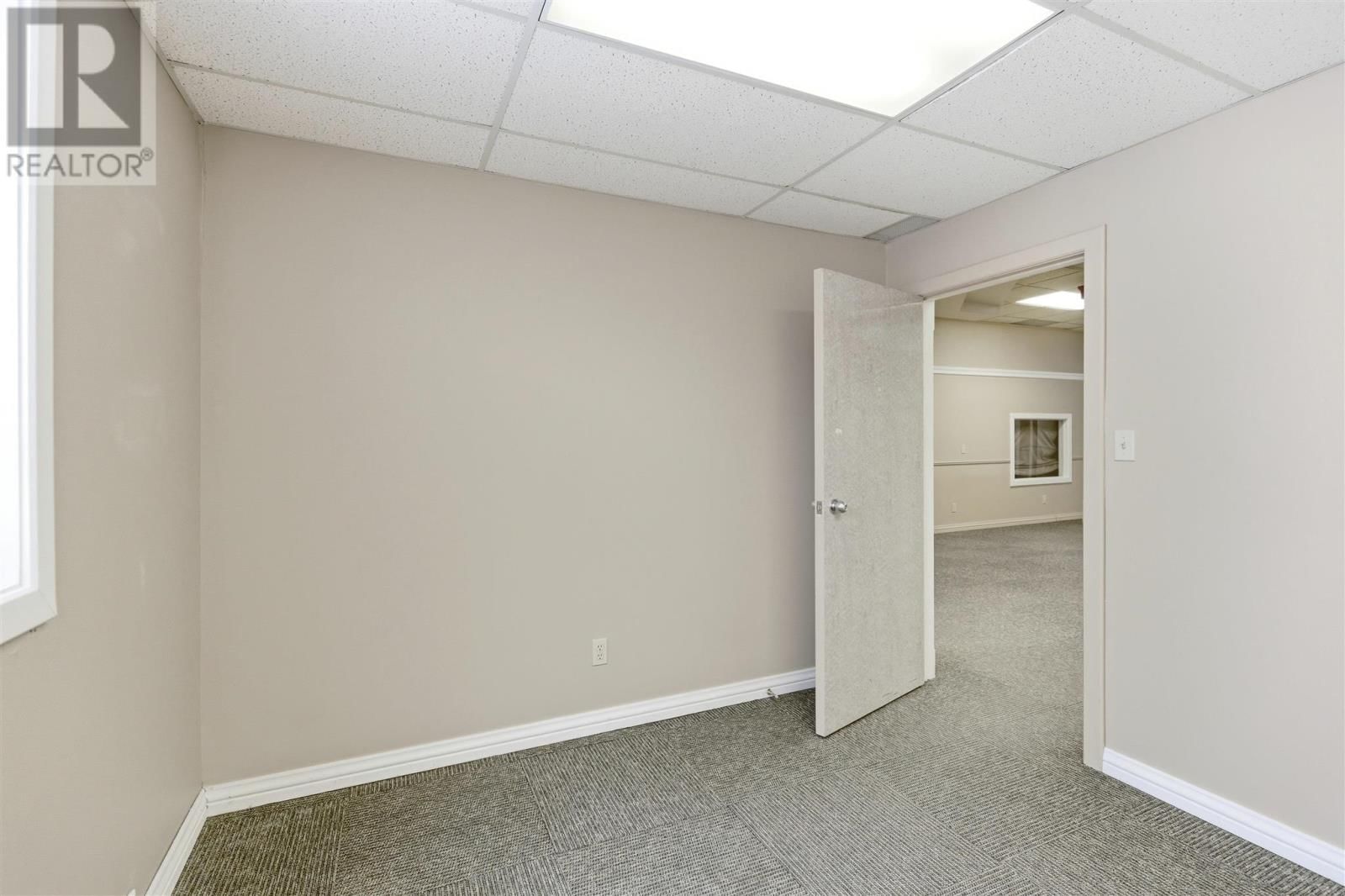 642 GREAT NORTHERN RD Image 26