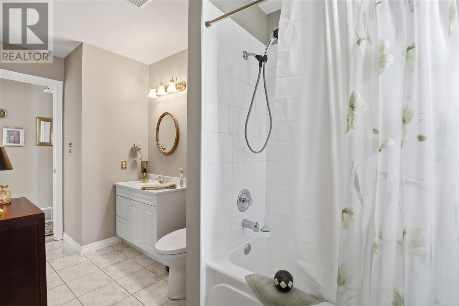 31 HAWTHORNE AVE Image 12