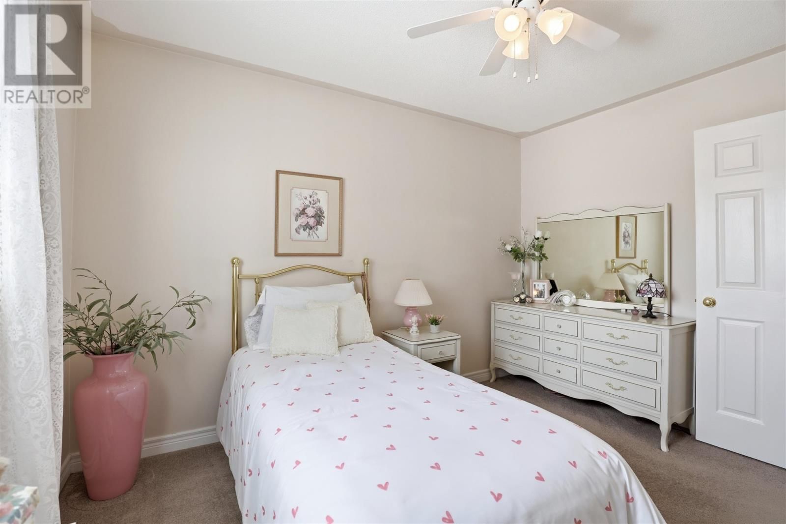 31 HAWTHORNE AVE Image 17