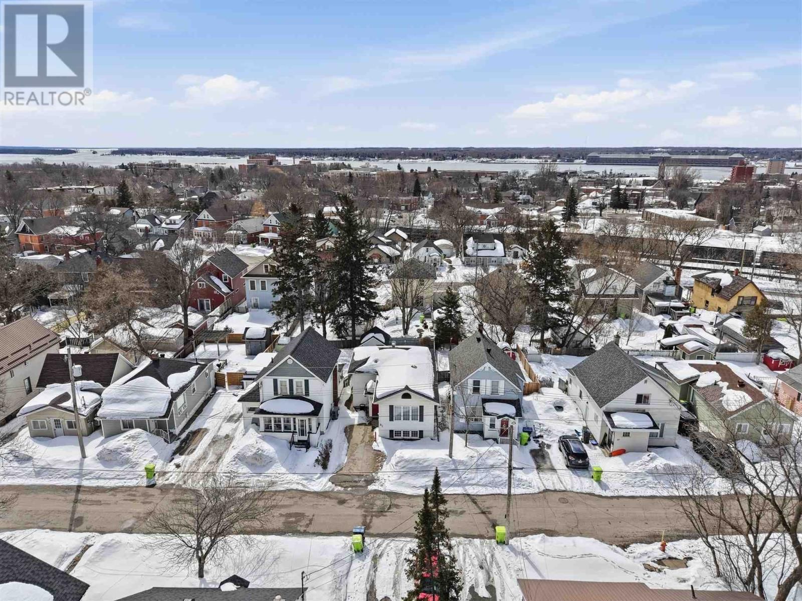 31 HAWTHORNE AVE Image 33