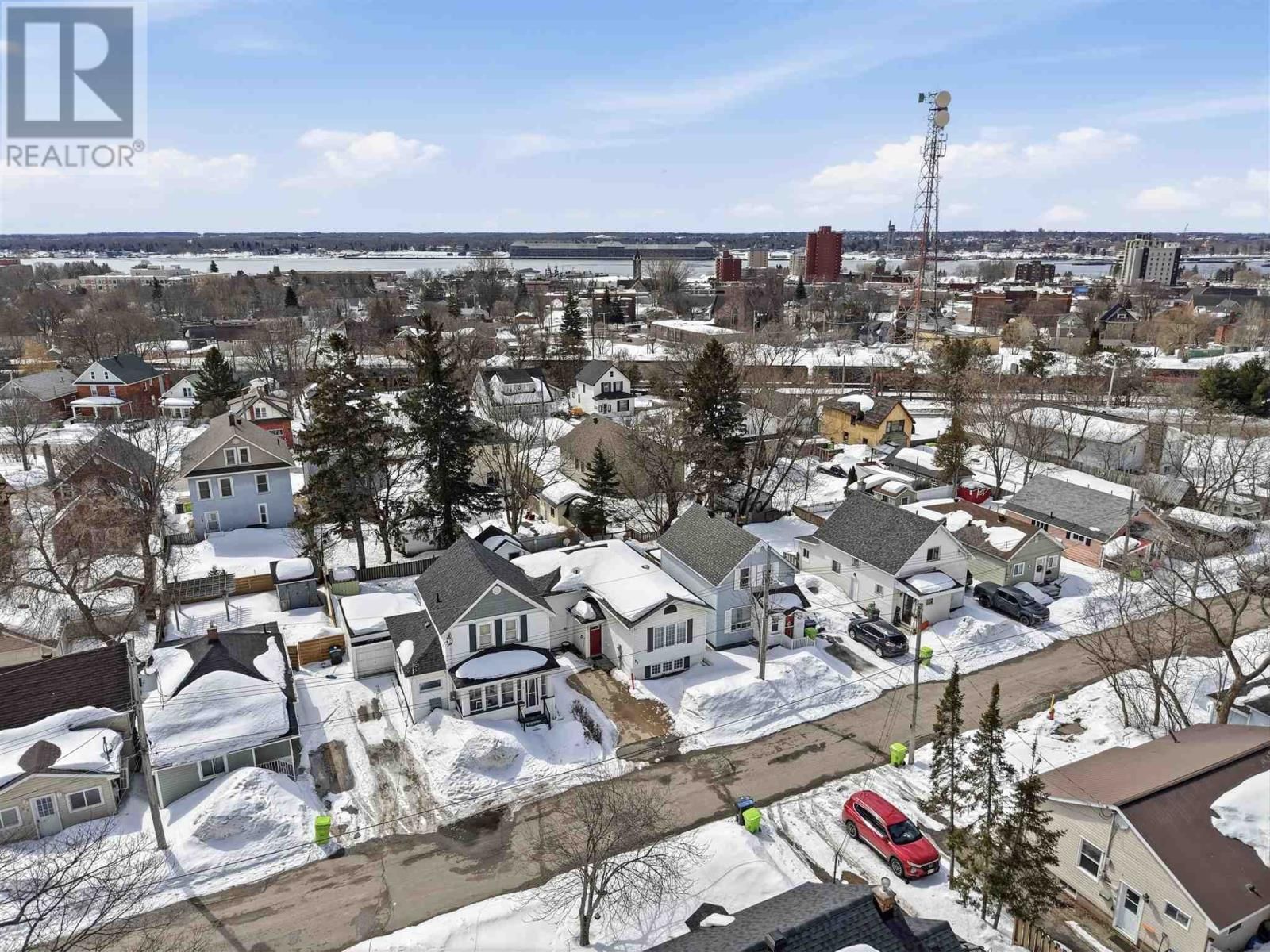 31 HAWTHORNE AVE Image 34