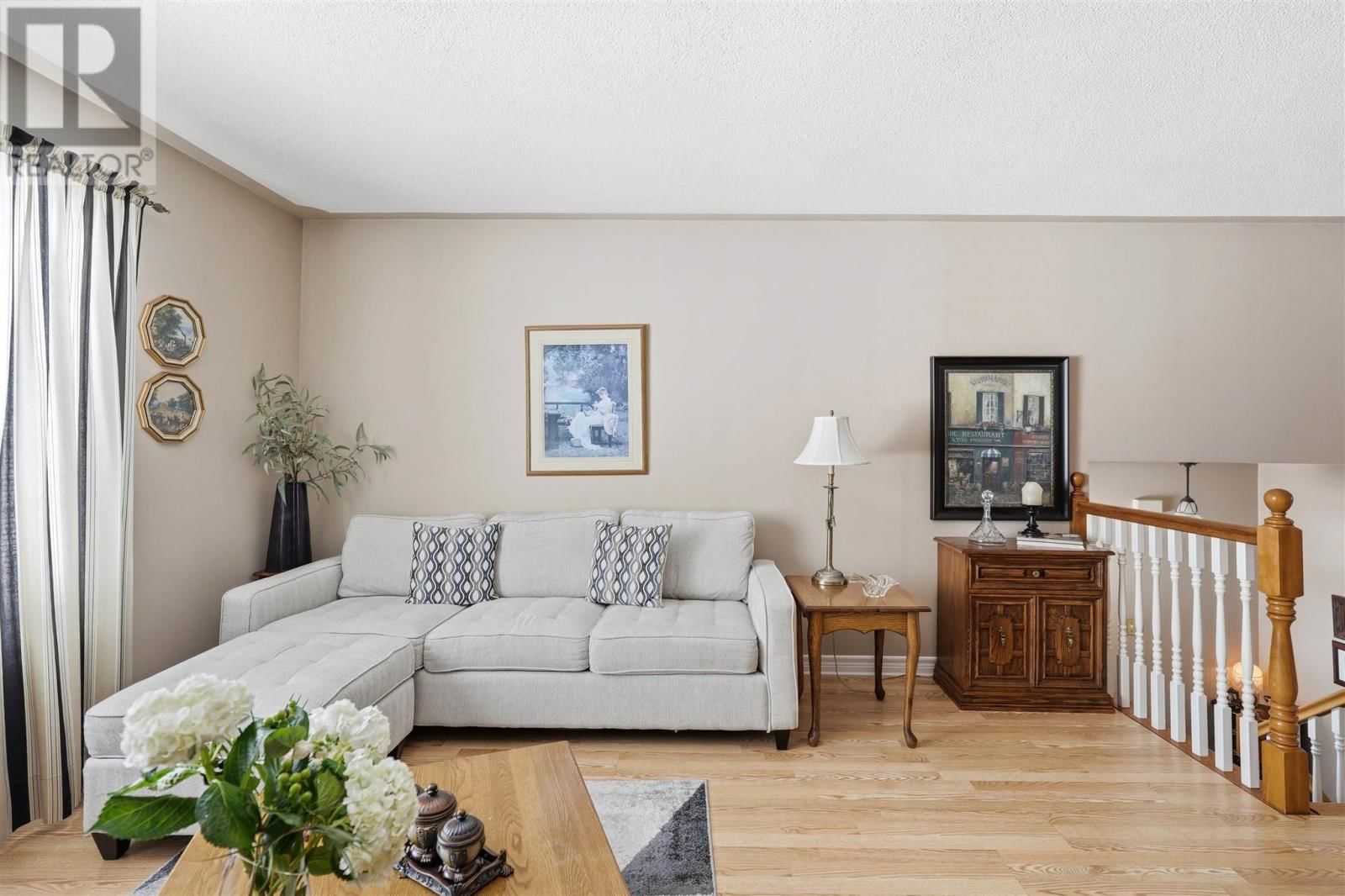 31 HAWTHORNE AVE Image 4