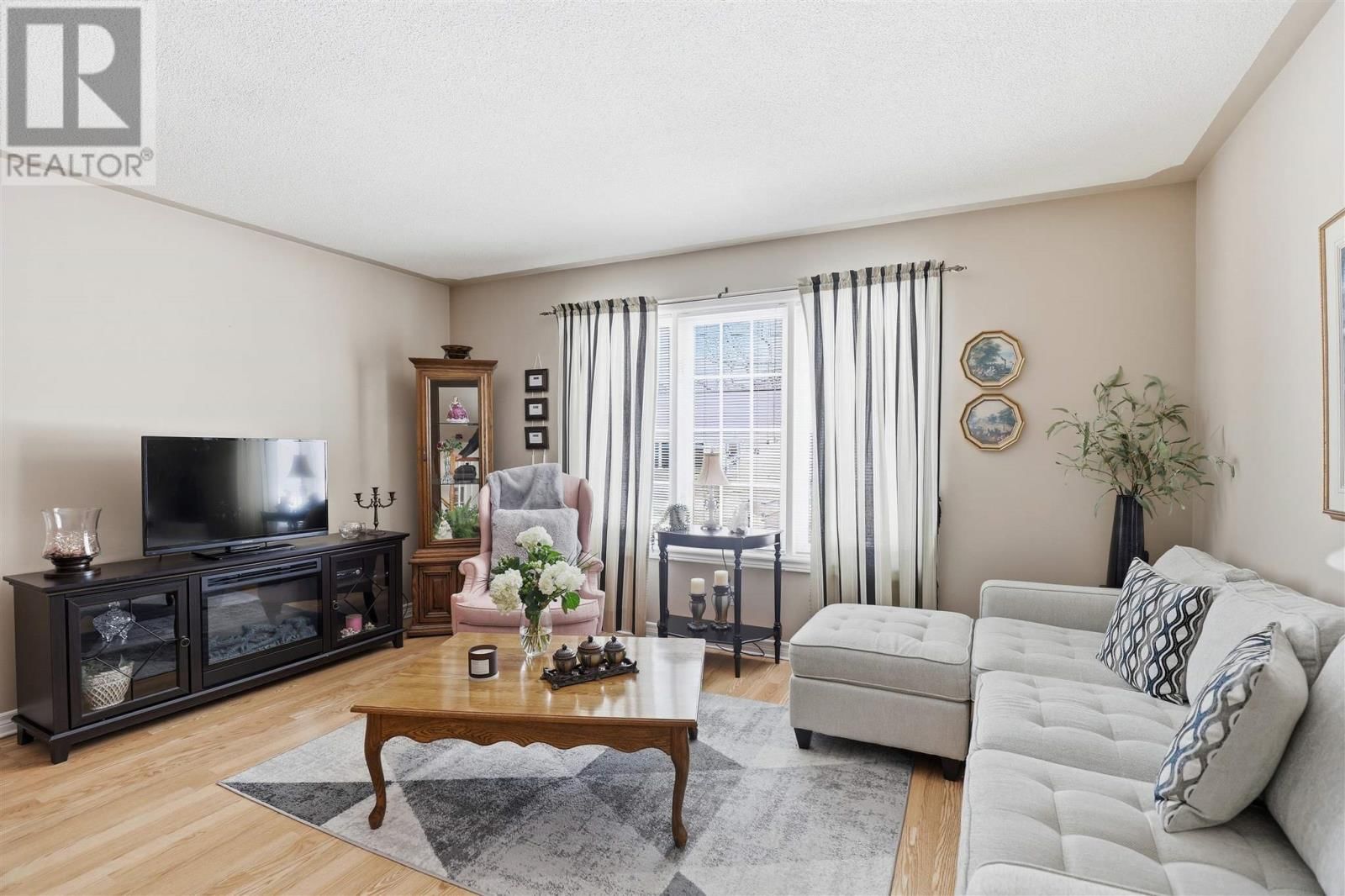 31 HAWTHORNE AVE Image 5