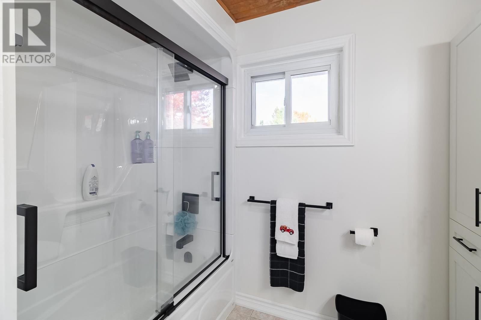 690 WALLS SIDE RD Image 22