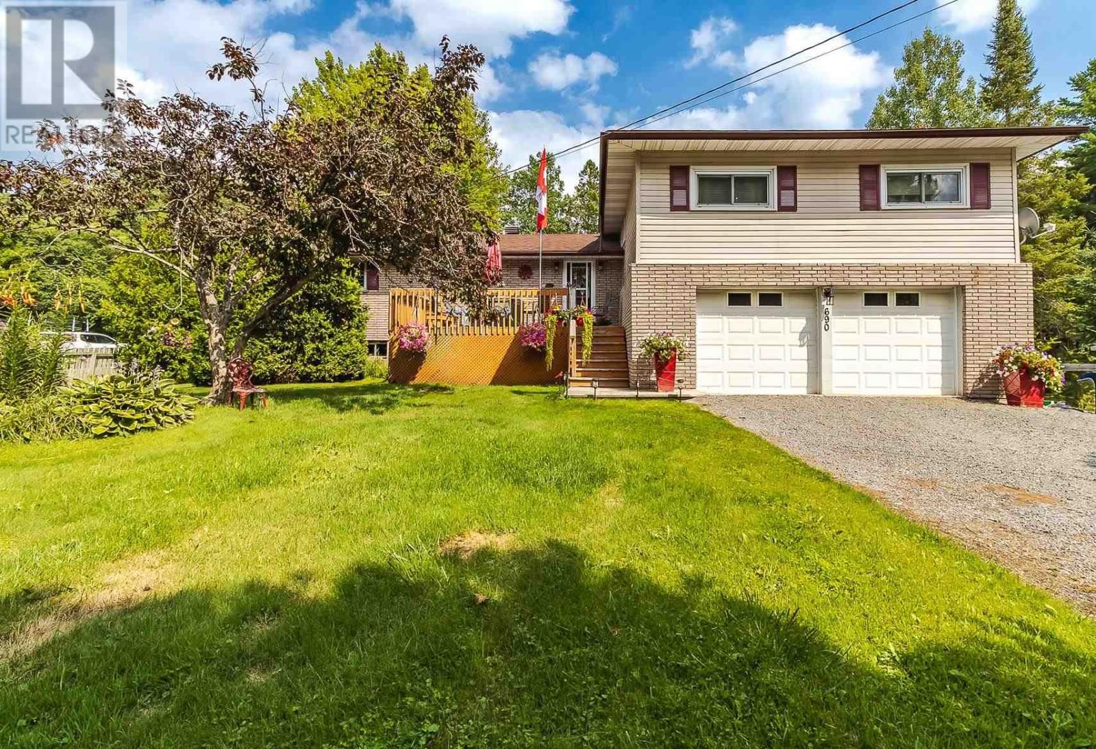 690 WALLS SIDE RD Image 33