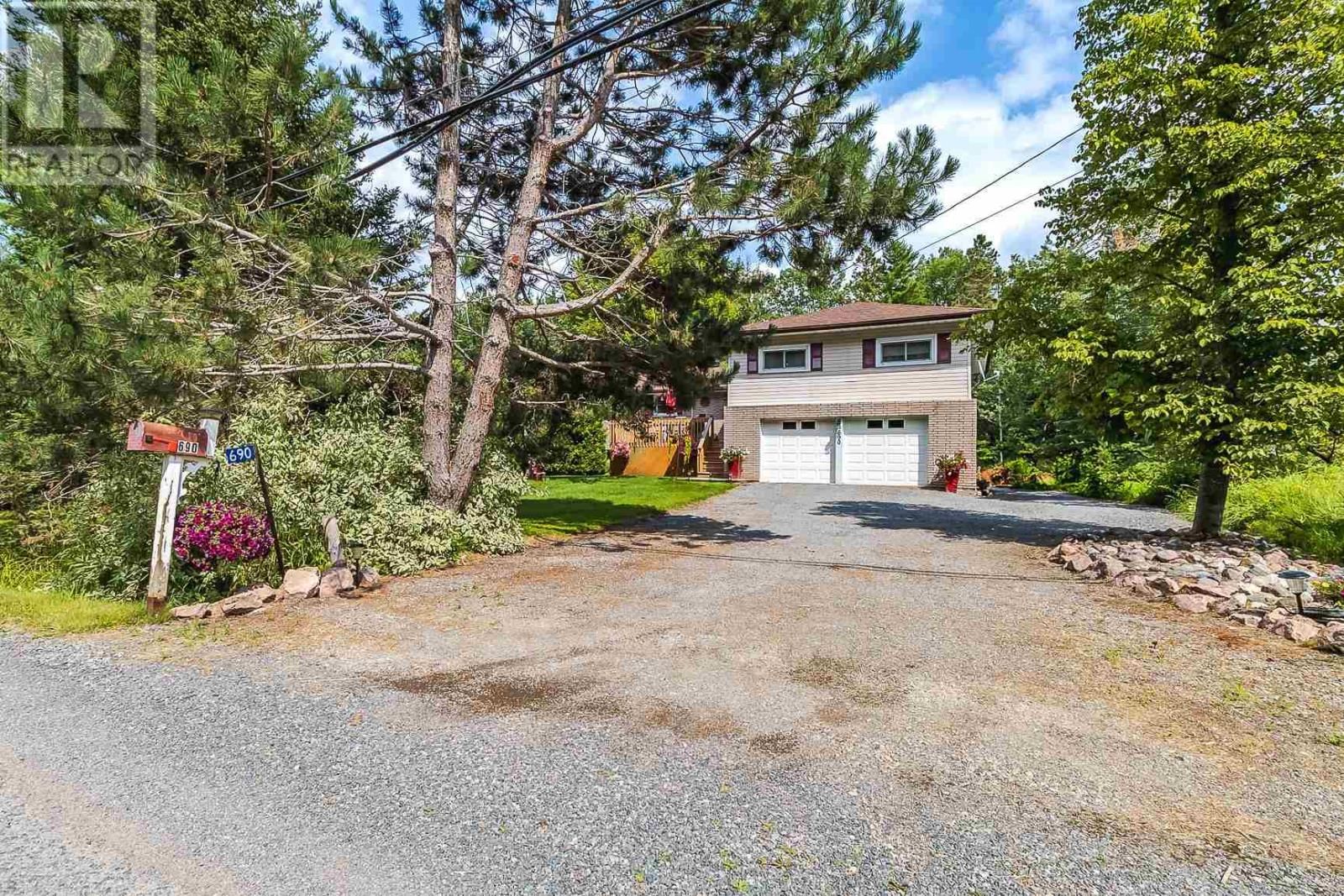 690 WALLS SIDE RD Image 34