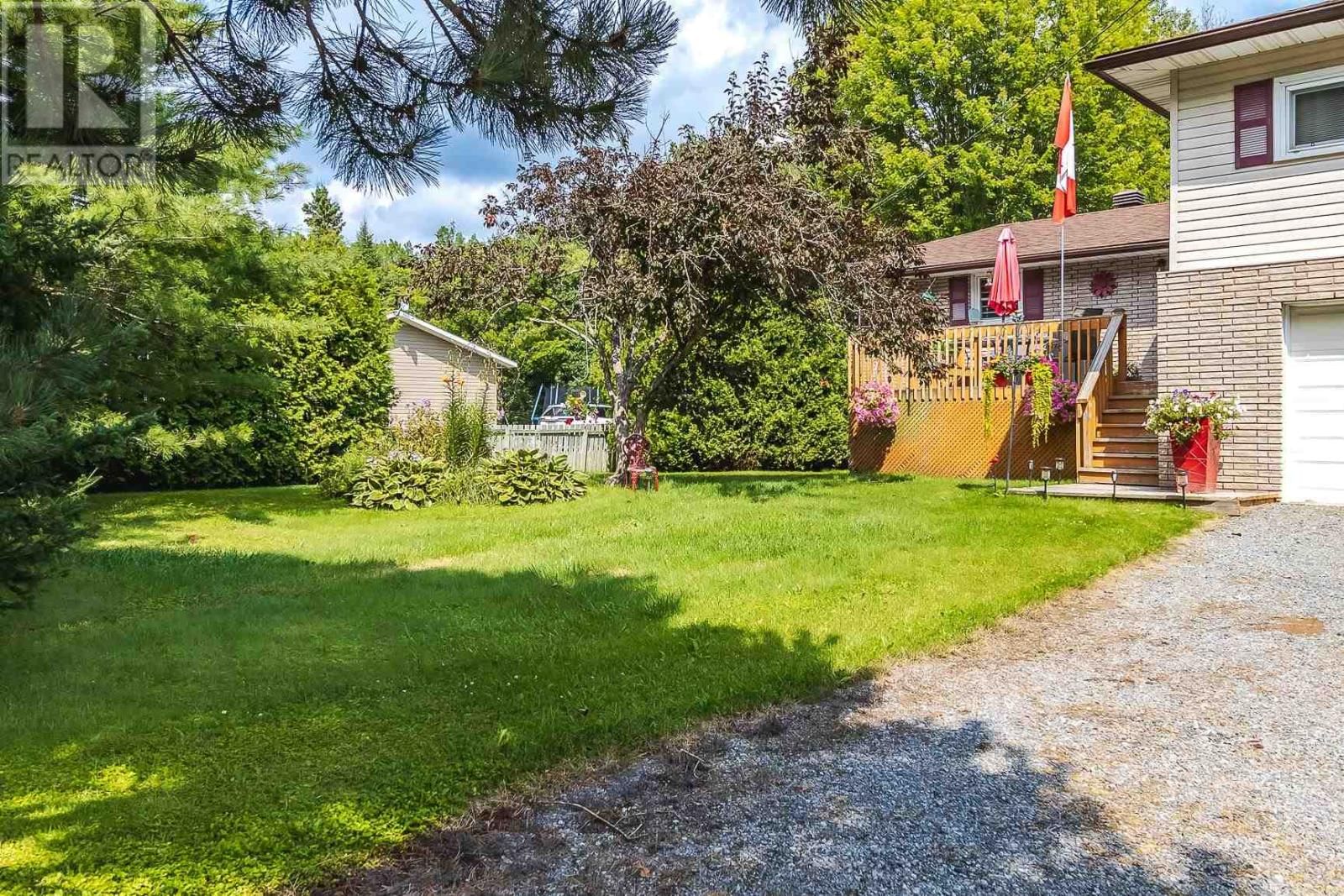 690 WALLS SIDE RD Image 36