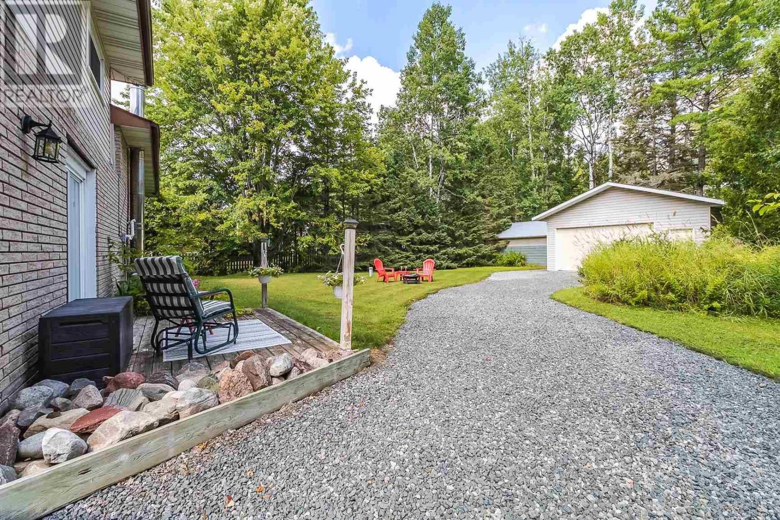 690 WALLS SIDE RD Image 41