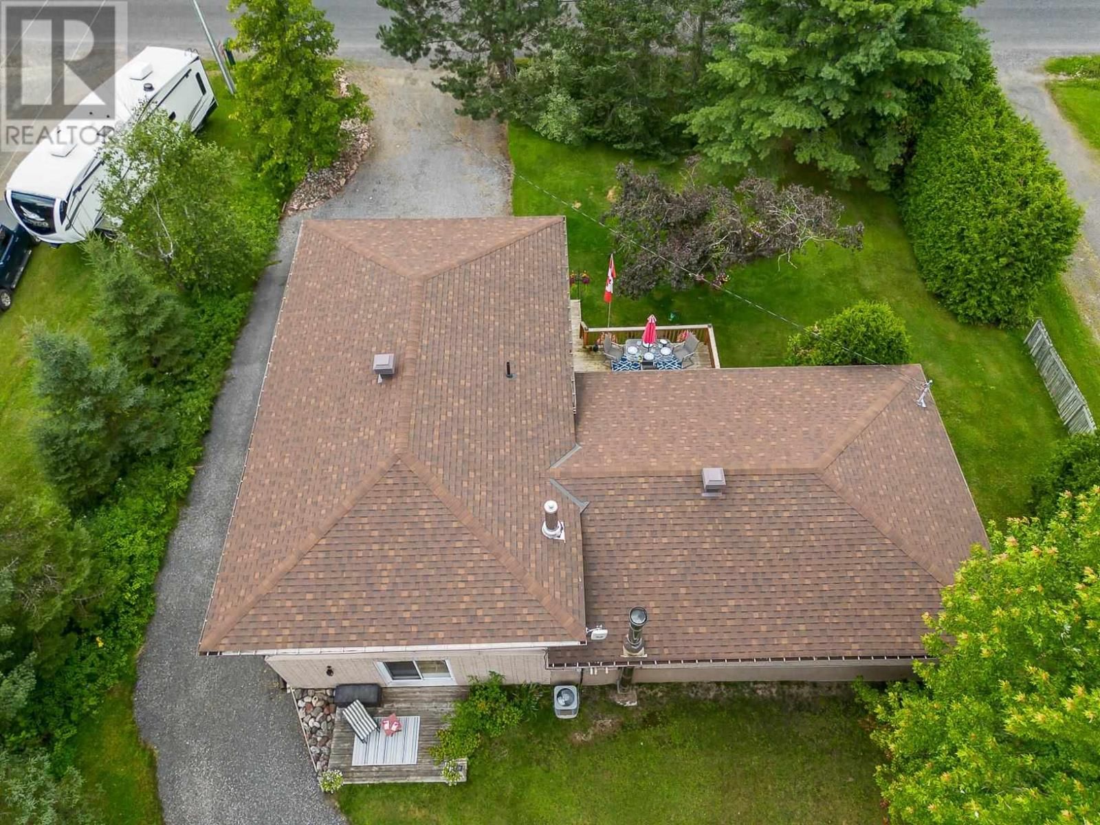 690 WALLS SIDE RD Image 45