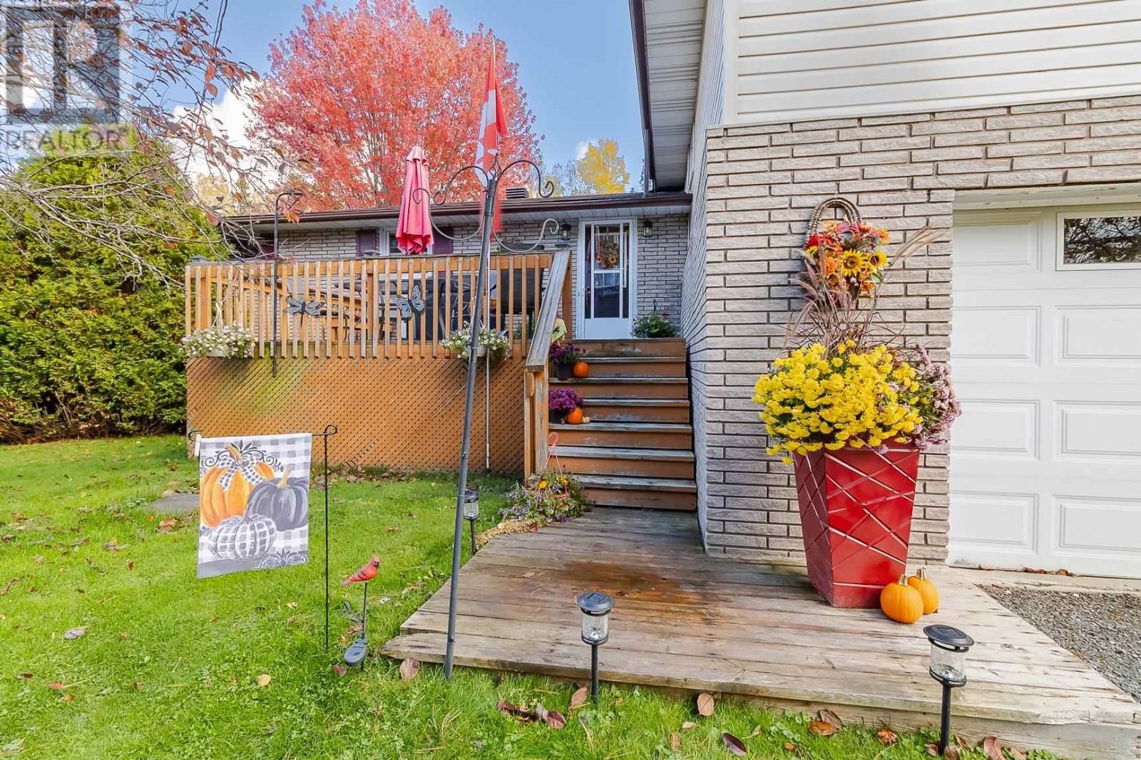 690 WALLS SIDE RD Image 7