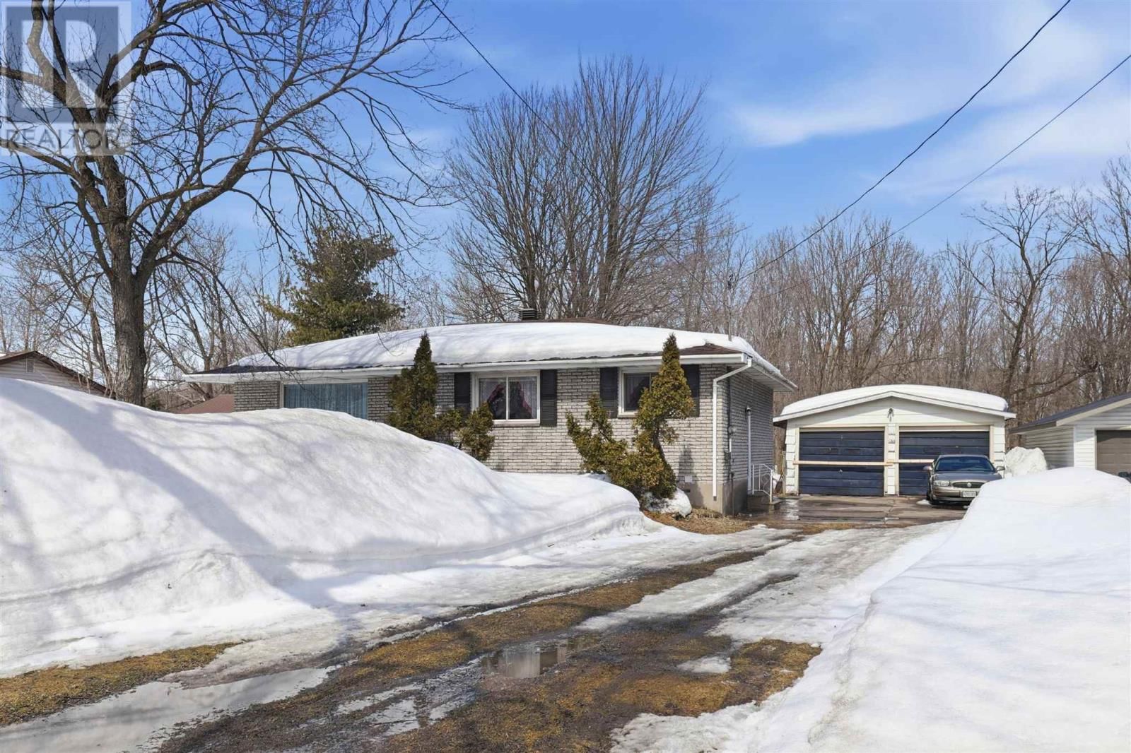 8 RANSOME DR Image 2