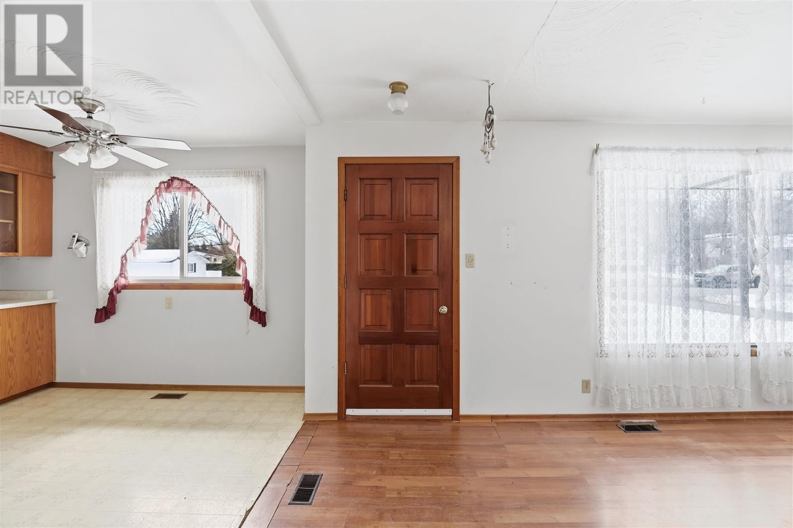 8 RANSOME DR Image 3