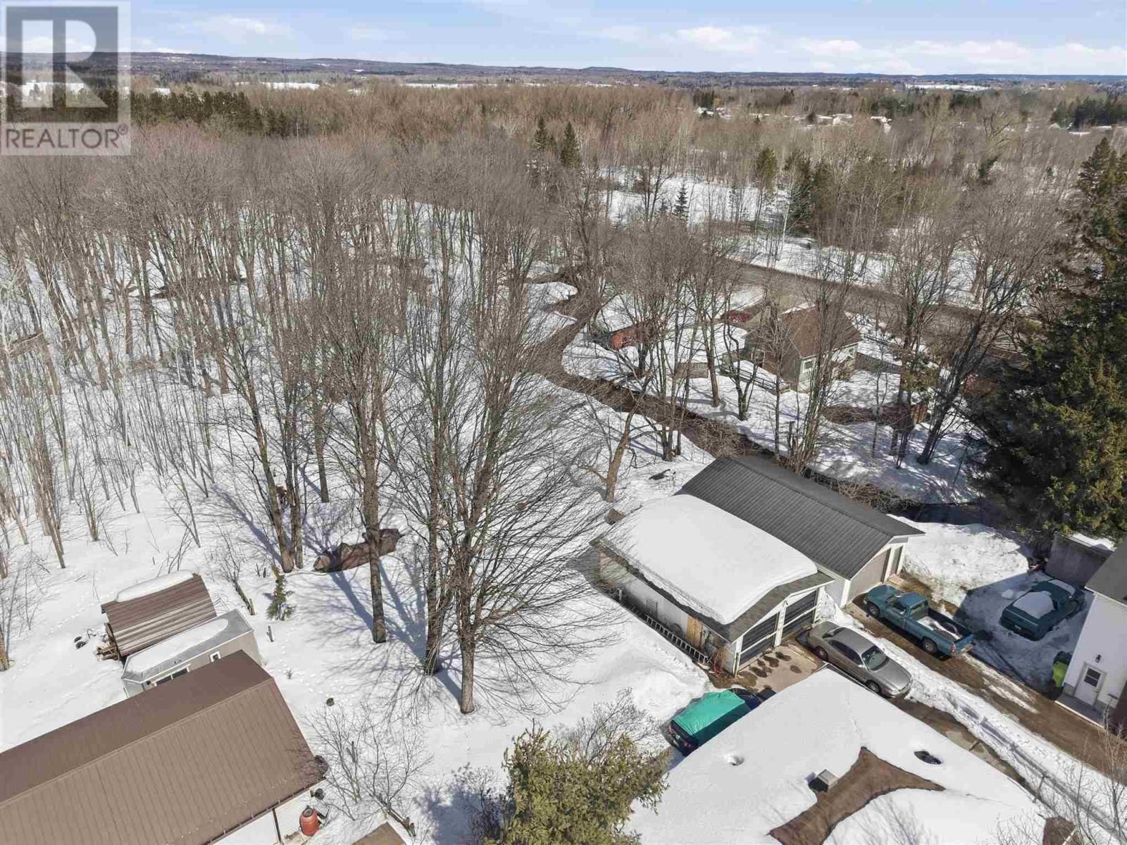 8 RANSOME DR Image 36